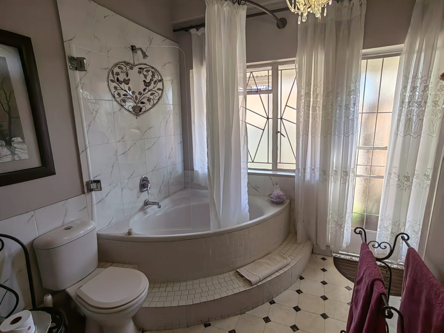 5 Bedroom Property for Sale in Parys Free State